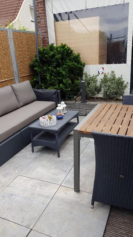 Het Gildehuis Met Sauna En Jacuzzi Stevensweert Exterior foto